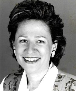 Lori Stahl headshot