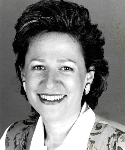 Lori Stahl headshot